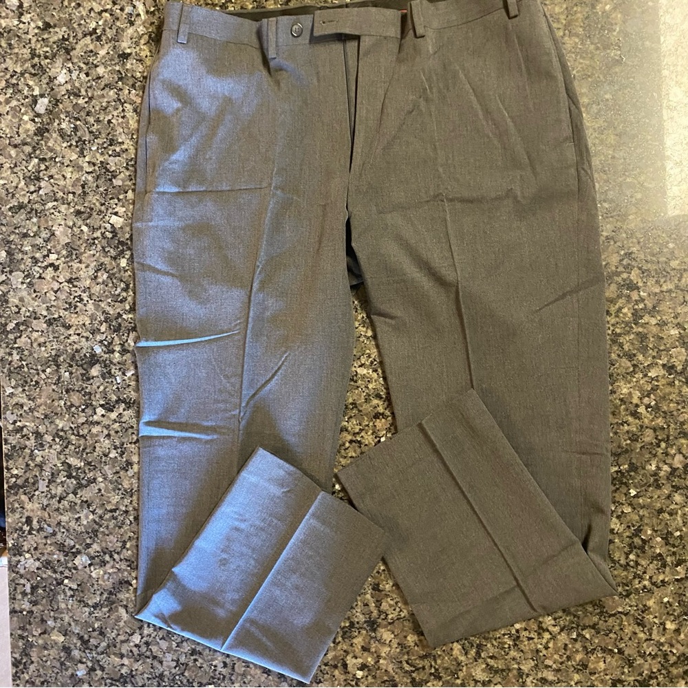 Van Heusen Slim Fit Flex Gray Dress Pants 40x32 Straight Flat Front Men's